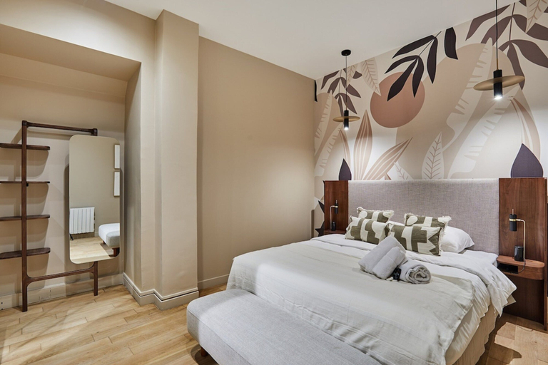 Room 3, Sublime Triplex Paris Le Marais, Paris