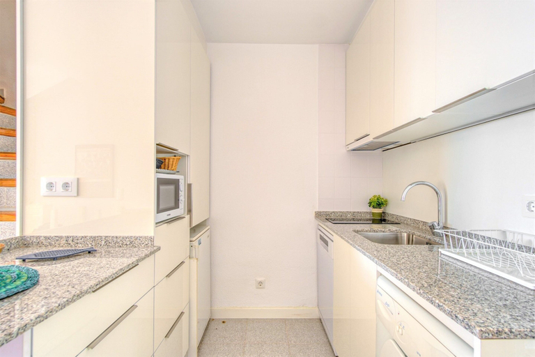Private kitchen 2, Townhouse in Roses Near Platja de Canyelles, Girona