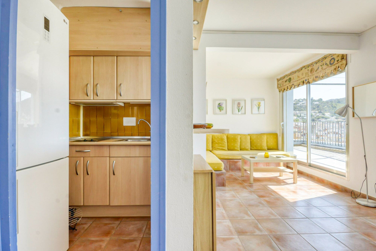 Private kitchen 5, Apartment in Roses Near the Beach, Girona