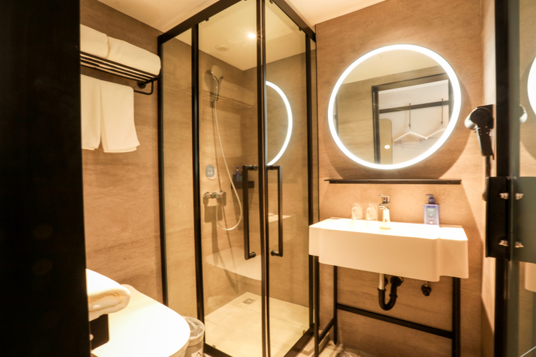 Bathroom 3, HanTing Hotel (Beijing Shijingshan Joy City), Beijing