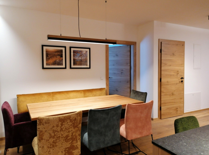 Dining 3, Lovely Apartment With Mountain Views, Zell am See