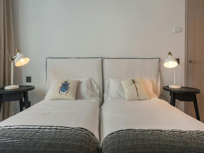 Room 2, Stunning Villa With Modern Appliances, Baleares