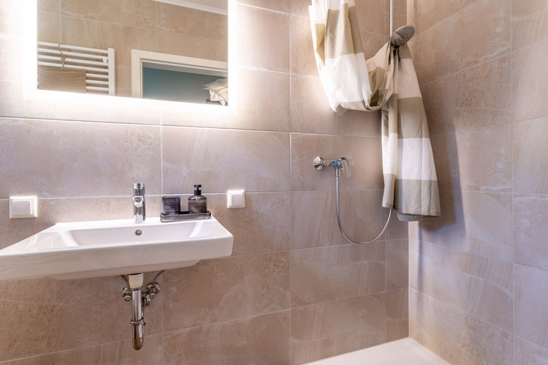 Bathroom 5, Apartment in Busum Near Perlebucht Lagoon, Dithmarschen