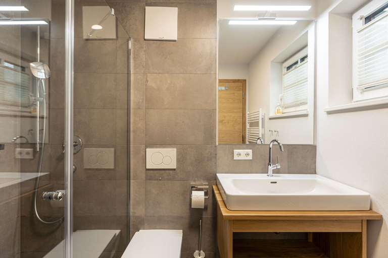 Bathroom 5, Superior Ferienhaus # 5D mit Sauna, Zell am See