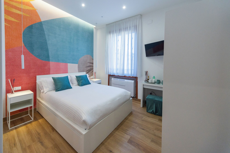 Bedroom 4, City Rooms 74, Salerno