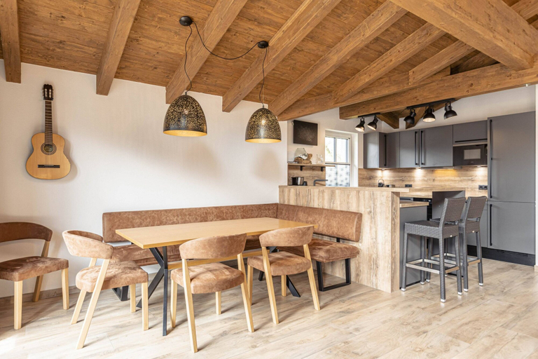 Dining 5, Superior Ferienhaus # 4A mit Sauna, Zell am See