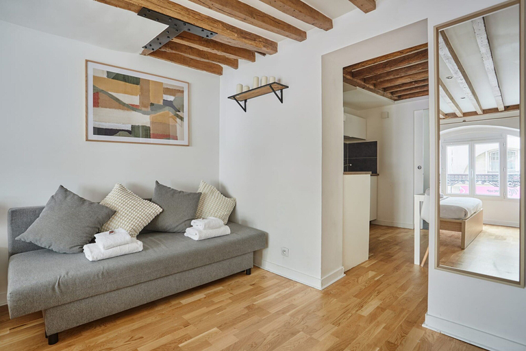 Living area 2, Charming Apartment Center of Paris By Studio, Paris