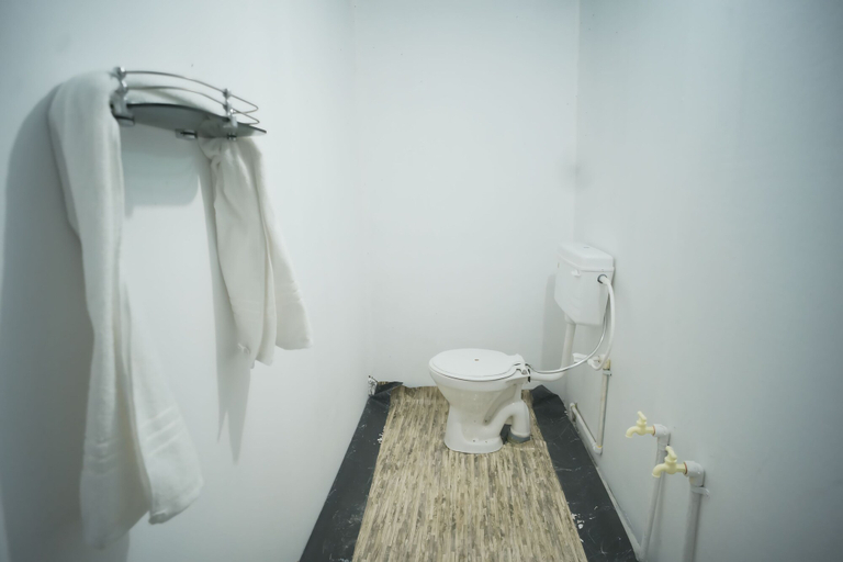 Bathroom 5, The Mahakumbh Vatika, Allahabad