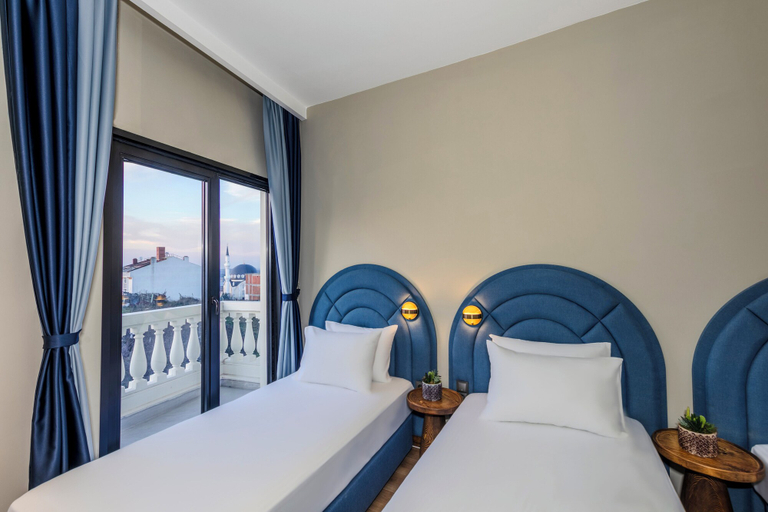 Bedroom 3, Nenessa Airport Hotel, Arnavutkoy