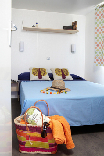 Bedroom 1, Bungalow near Pals Beach Pool, Girona