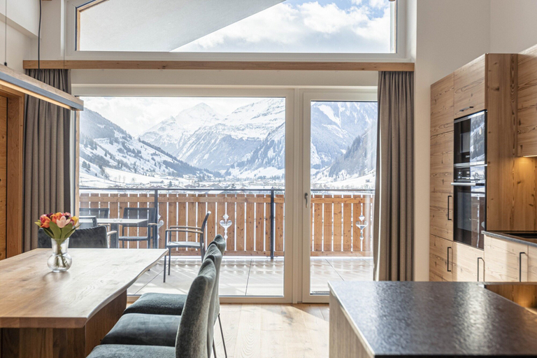 Dining 2, Cosy apartment near ski area, Zell am See
