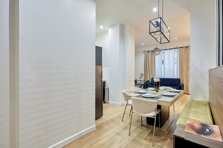 Dining 2, Apartment Centre de Paris Sacre Coeur, Paris