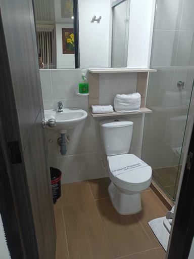 Bathroom 4, Hotel Monarka, Popayán