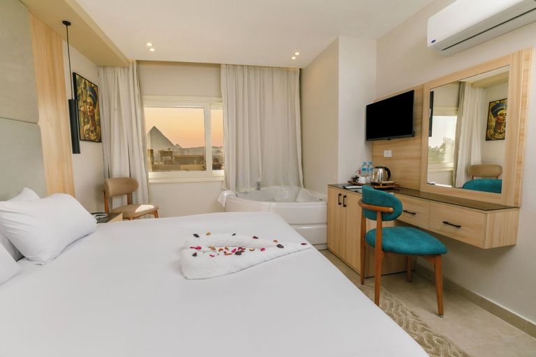 Bedroom 3, Tiye Pyramids Hotel, Al-Ahram