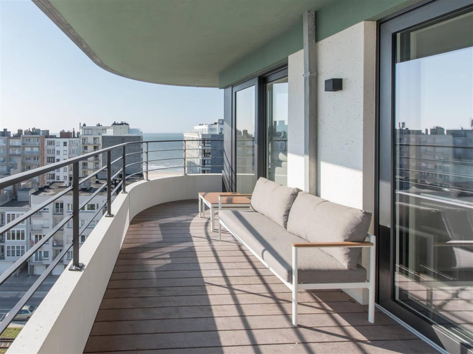 Balcony 3, Serene Apartment With Mountain View, West-Vlaanderen