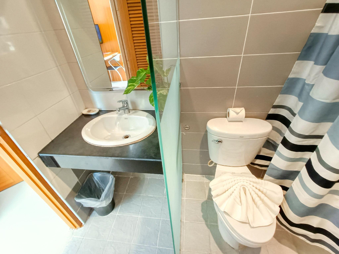Bathroom 17