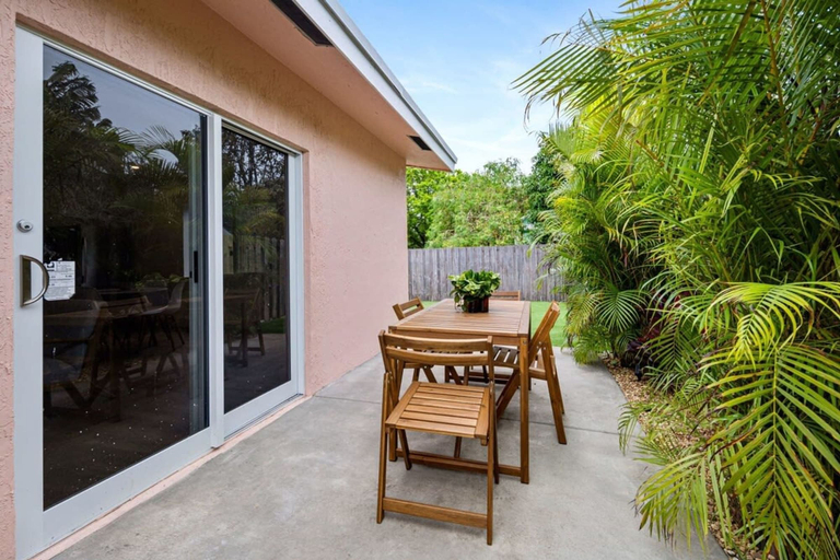 BBQ/picnic area, Awesome 1BR Apartment @Sailboat, Broward