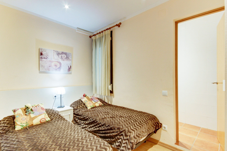 Room 4, Apartment in Roses by the Beach, Girona