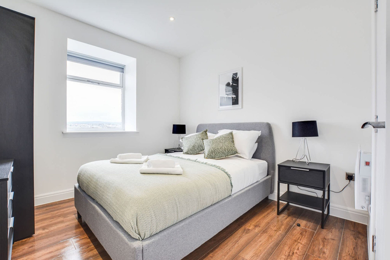 Room 5, Host Stay Canalside Lofts Apartment, Lancashire