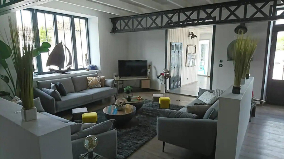 Living room 2, Amazing villa in Nuaillé-d'Aunis with sauna, Charente-Maritime