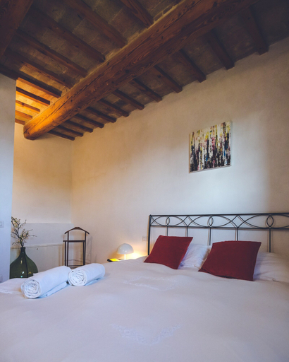 Room 3, Manor in Marche With Pool & Near Adriatic Beaches, Ancona