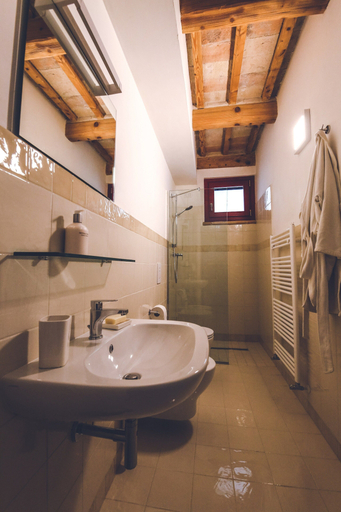 Bathroom 4, Manor in Marche Near Adriatic Beaches, Ancona