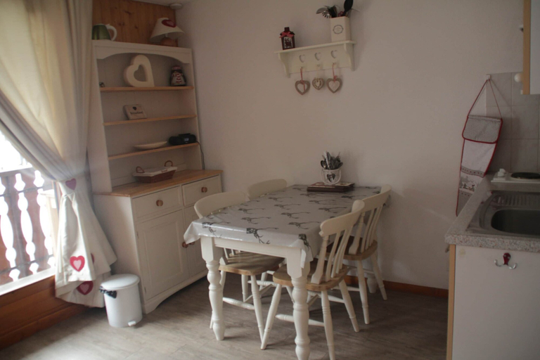 Dining, Orchidee OD5 Nature & Telecabine 4 Pers, Haute-Savoie