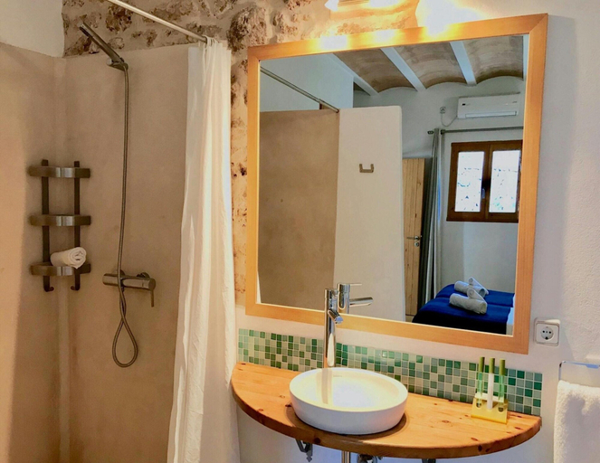 Bathroom 2, Villa With Private Pool, Barcelona