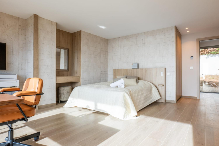 Bedroom 2, SERRENDY COUP DE COEUR MAISON D'ARCHITECTE Hauteurs de Mandelieu, Alpes-Maritimes
