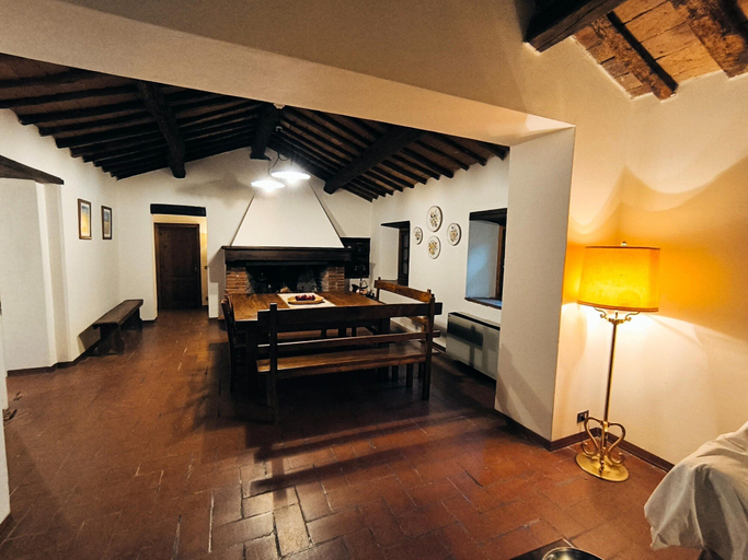 Living room 2, Farmhouse in Tuscany With Olive Grove Views, Arezzo