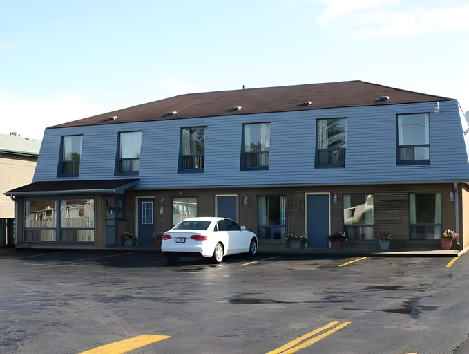 Exterior & Views 2, Borden Inn & Suites, Simcoe