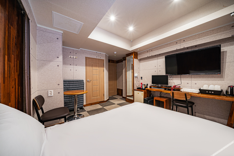 Bedroom 4, Sindang A, Jung