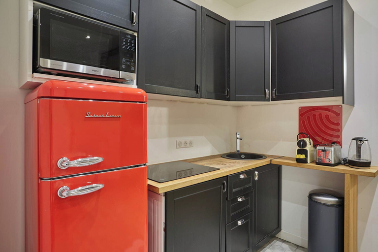 Private kitchen 5, The Upper Marais Superb Apartment for 8 People, Paris