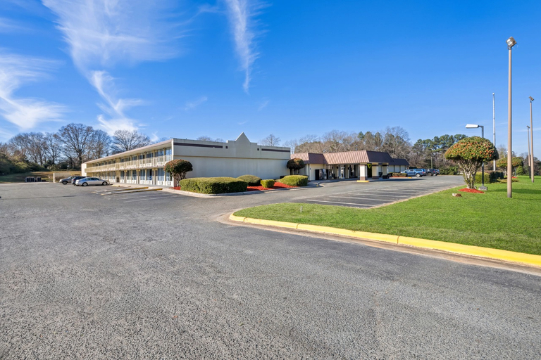 Exterior & Views 1, Rodeway Inn Monroe NC, Union
