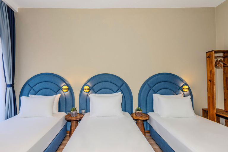 Bedroom 4, Nenessa Airport Hotel, Arnavutkoy