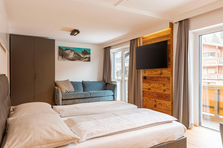 Room 2, New Suite in Saalbach, Zell am See