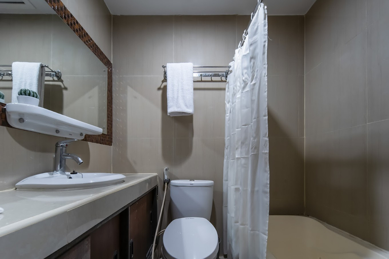 Bathroom 5, Cove Taman, Jakarta Selatan