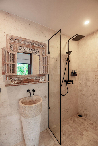 Bathroom, Sister Suites, Badung