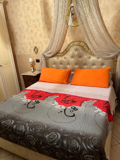 Bedroom 4, MAISON LUCKY- bed and breakfast, Napoli