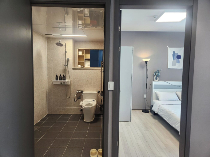 Bathroom 3, The Bayment Residence