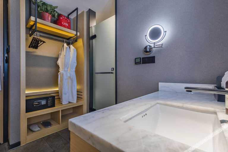 Bathroom 3, Tuke China Hotel (Yongjia Baoxi Bird Headquarters), Wenzhou