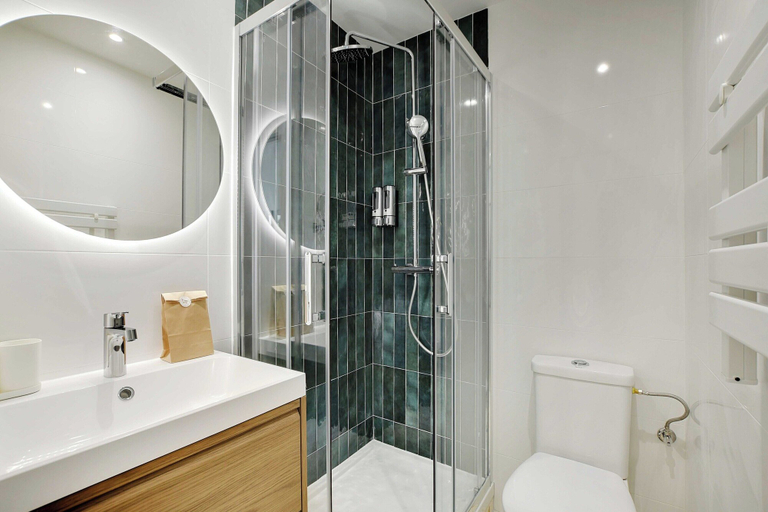 Bathroom, Cosy and Modern Studio - 2P - Meudon, Hauts-de-Seine