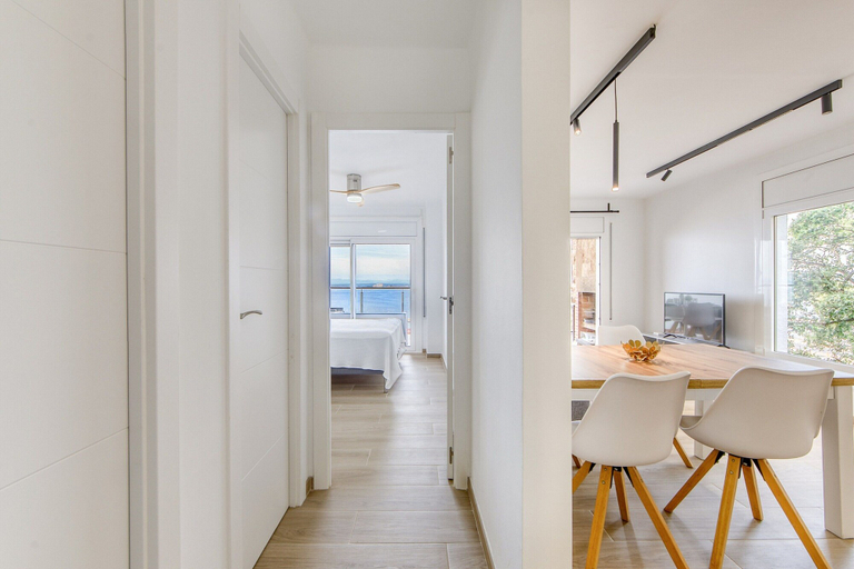 Room 5, Apartment in Roses Near Playa de Roses, Girona