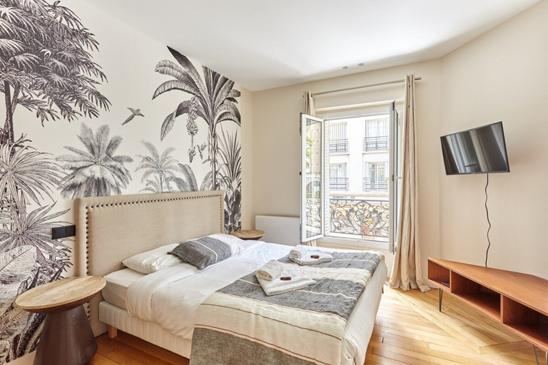 Room 5, Superb Invalide Apartment Near Eiffel Tower, Paris