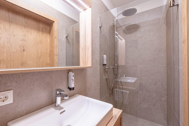 Bathroom 4, Penthouse Near the ski Slope, Zell am See