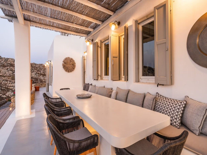 Dining 4, Stunning Villa Surrounded by Lush Greenery, South Aegean
