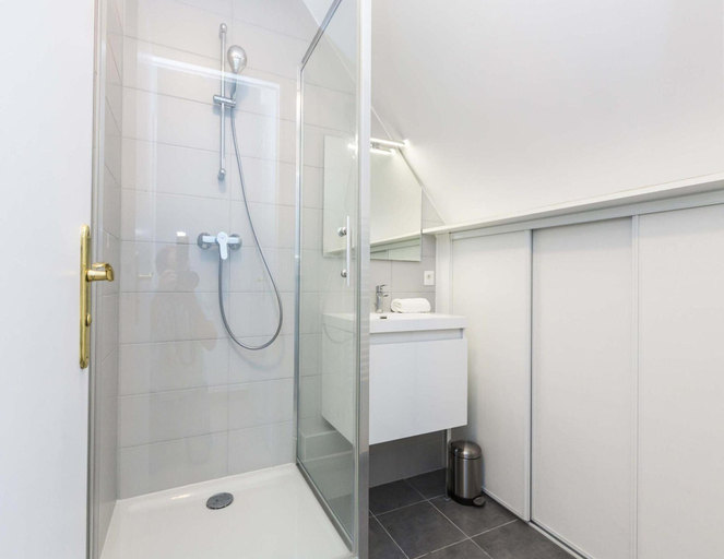 Bathroom 3, Apartment in Tregastel near the Beach, Côtes-d'Armor