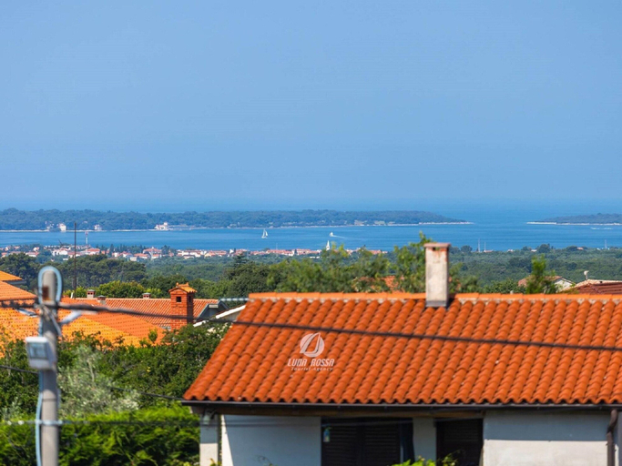 View from property 2, Villa in Galizana With Bubble Bath, Vodnjan