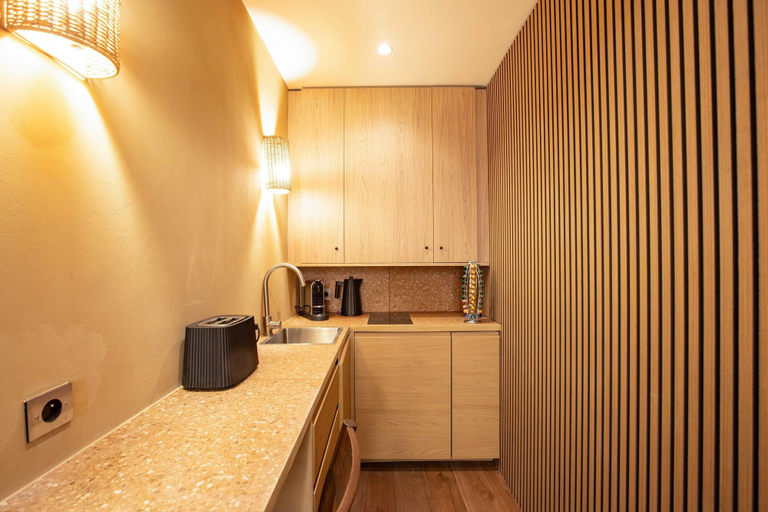 Private kitchen 4, Charming Studio With A/C - 2P - Center St Tropez, Var