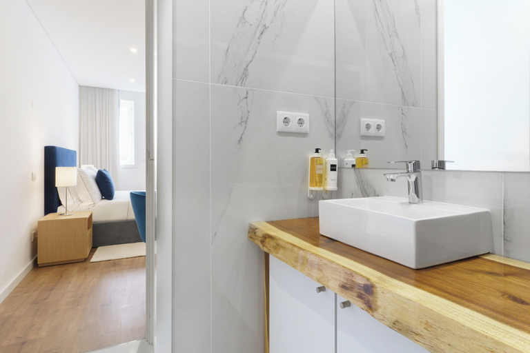 Bathroom 2, Feel Porto Lapa Collection Flats, Porto